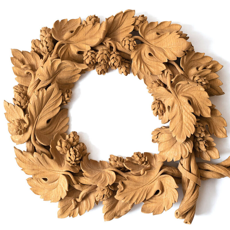 hop-wreath-carved